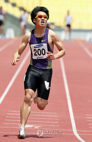 20100607 김국영 100미터 신기록.jpg